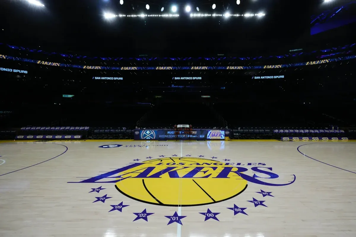 Les Lakers s'offrent un historique du Heat pour renforcer leur « front office »