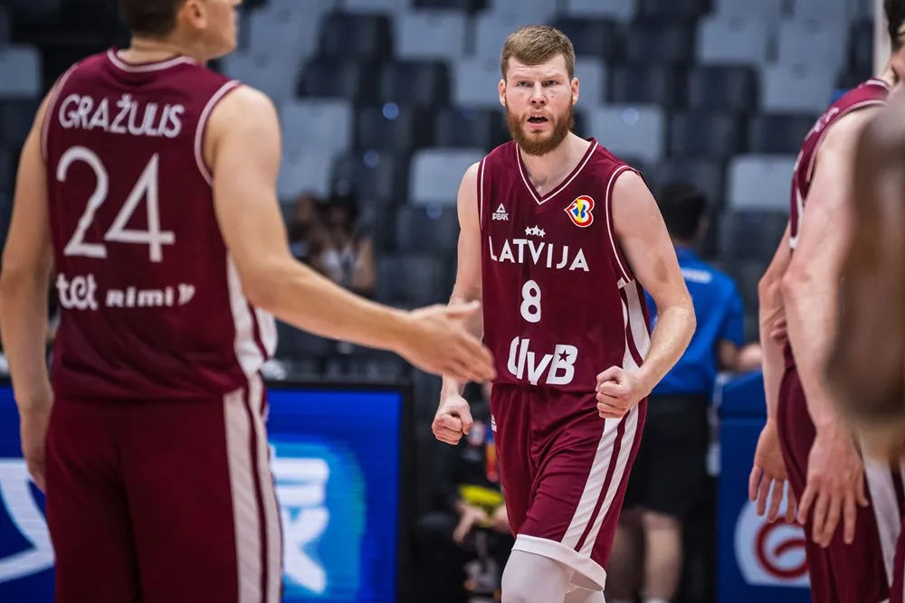 Davis Bertans avec la Lettonie