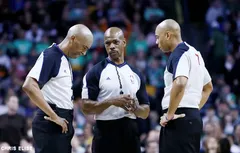 La NBA défend le bilan des arbitres