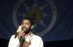 Kyrie Irving effectue un don de masques et de nourriture pour les Sioux