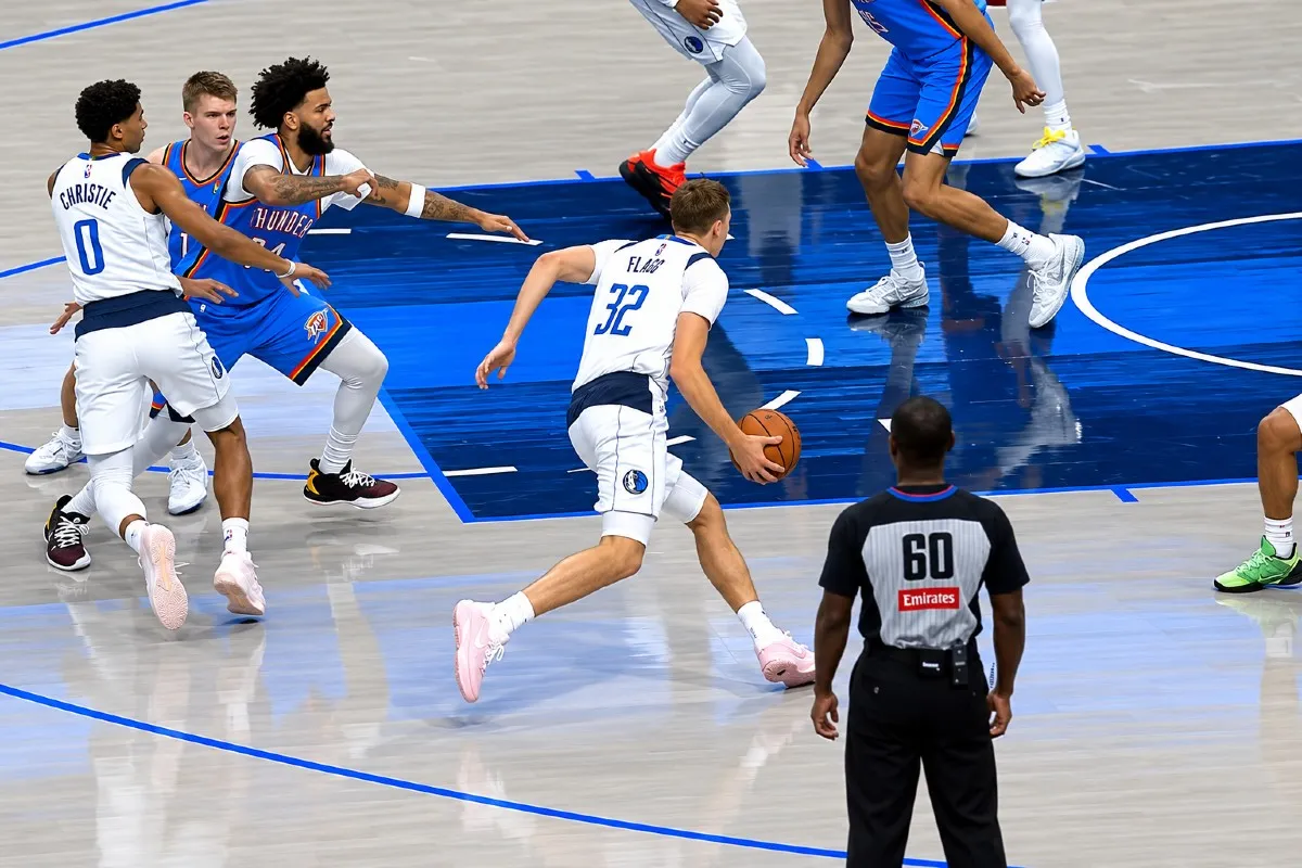 Cooper Flagg et les Mavericks font tomber le Thunder