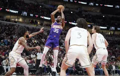 À Chicago, le “Big Three” des Suns renoue enfin avec la victoire