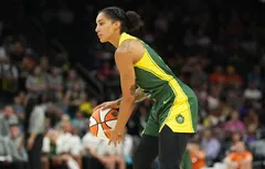 Gabby Williams toujours très fâchée avec son tir