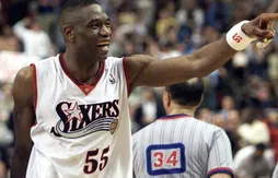 [happy birthday] La montagne Dikembe Mutombo face aux Raptors en playoffs 2001