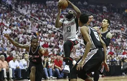 Houston ressort le lance-flammes pour égaliser à deux manches partout !