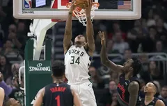 Giannis Antetokounmpo se venge des Blazers : + 43 !