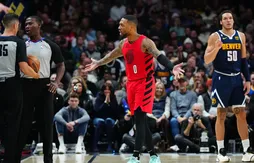 Damian Lillard brille seul dans le brouillard de Portland