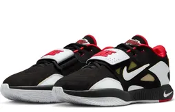 La LeBron 21 « Prisme 93 » voyage dans le temps