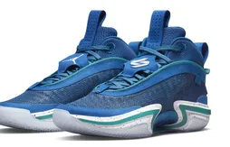 Luka Doncic “fier” de dévoiler son logo personnel sur ses nouvelles chaussures