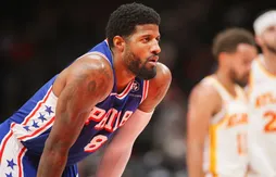 Paul George se blesse au genou