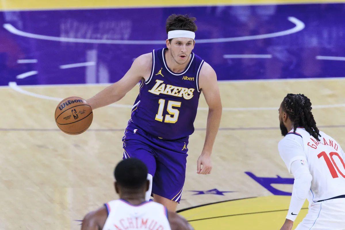 Les Lakers remportent le premier derby de Los Angeles