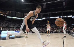 Les Spurs prolongent Zach Collins pour deux ans