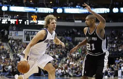 Le 22 mai 2006, Dirk Nowitzki et les Mavs passent l’obstacle Spurs