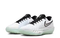 La Nike GT Cut Academy 2 pointe le bout de ses pieds