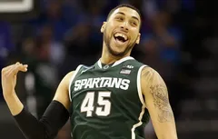 Denzel Valentine, élu meilleur joueur universitaire de l’année