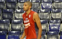 Grâce à un super Batum, la France se sort du piège canadien