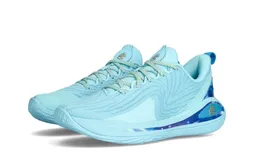 Les pieds dans les étoiles avec la Curry 12 “Pisces”