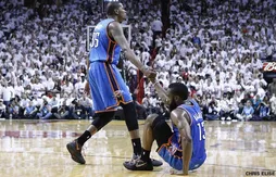 Malgré son amitié avec James Harden, Kevin Durant ne pense pas aux Rockets