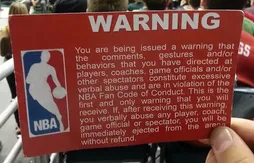 Le saviez-vous ? La NBA distribue des cartons rouges aux fans trop insultants