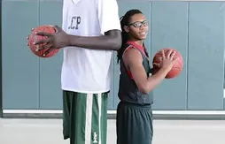 Tacko Fall, le plus grand lycéen du monde (2m26)