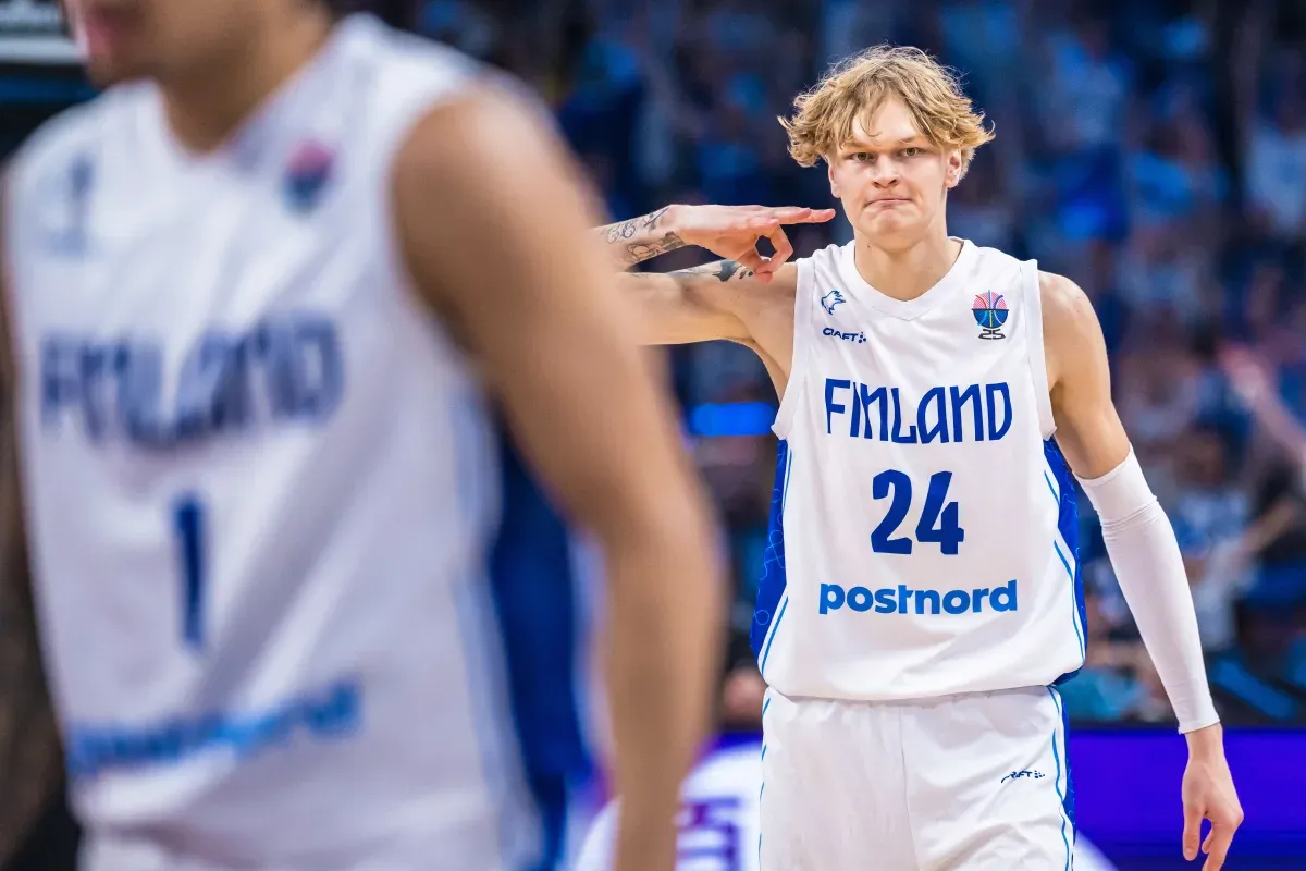 Miikka Muurinen avec la FInlande lors de l'Euro 2025