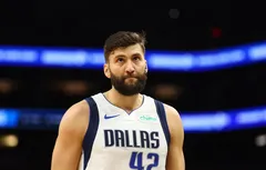 L’histoire sans fin à Dallas : Maxi Kleber se casse le pied…