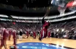 Top 10 : le dunk hallucinant de LeBron James à l’échauffement
