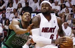 Sans forcer, Miami remporte le premier round