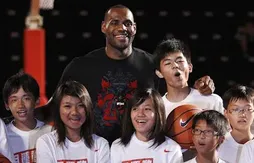Le dunk du jour : LeBron James prend cher à Taïwan