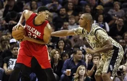 Anthony Davis fait la totale aux Spurs
