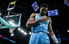 Giannis Antetokounmpo, “soliste” contraint et déchu