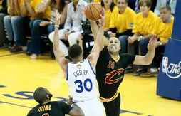 Stephen Curry donne le ton au rebond