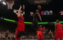 [replay] LeBron James, candidat au titre de dunk de l’année