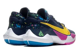 Nike : du dessin et des couleurs sur la Zoom Freak 2
