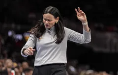 Sandy Brondello suspendue un match par la WNBA après son commentaire sur Angel Reese