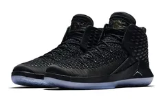 Noir c’est noir pour la Air Jordan 32