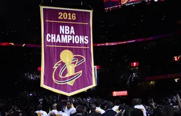 Les Cavs reçoivent leurs bagues et hissent leur bannière de champion NBA