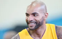 Carlos Boozer suivi par six franchises