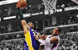 [replay] Kobe Bryant posterize… Chris Paul !