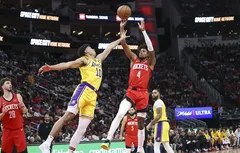 Les Lakers dépassés par les Rockets