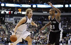 Le 22 mai 2006, Dirk Nowitzki et les Mavs passent l’obstacle Spurs