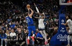 La défense des Wolves étouffe les Mavericks