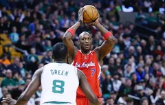Lamar Odom commence à marcher seul