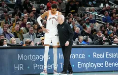 Gregg Popovich s’enthousiasme des progrès de ses jeunes Spurs