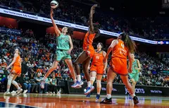 Breanna Stewart écœure le Sun