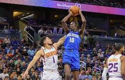 Bol Bol aura sa chance avec les Suns