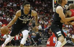 En triple double, Giannis Antetokounmpo gâche les débuts du duo Harden – Westbrook