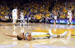 Stephen Curry se réveille et les Warriors explosent les Rockets : +41 !