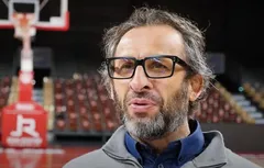Antoine Rigaudeau : “La passe ne rend pas heureux deux joueurs, mais cinq !”