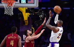 Max Strus et Dennis Schröder sacrifiés par les Cavaliers pour faire revenir LeBron James ?